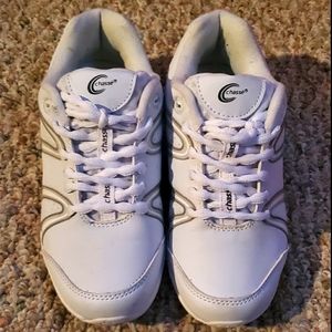 Chasse Sz 5 White Tennis/Cheer Shoe